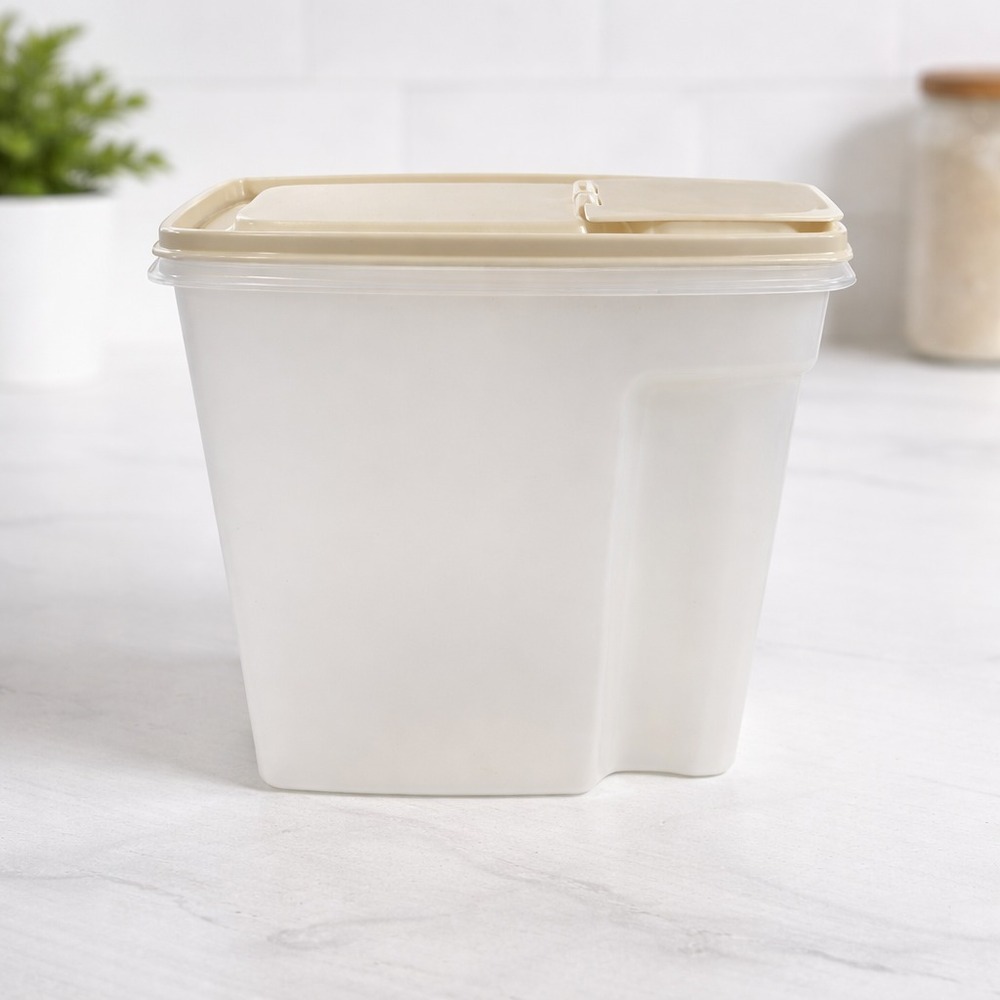 Rubbermaid Servin Saver 1.3 Gallon 5.0 L Cereal Keeper Storage Container Almond
